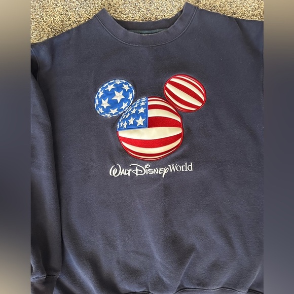 5/$25 Walt Disney 90s vintage USA flag embroidered sweatshirt size medium - Picture 2 of 8
